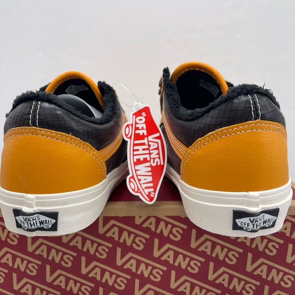 Vans Men’s Old Skool All Weather Mte
(Mte) Apricot/Black Sneakers
VN0A348F2NF - Picture 15 of 16